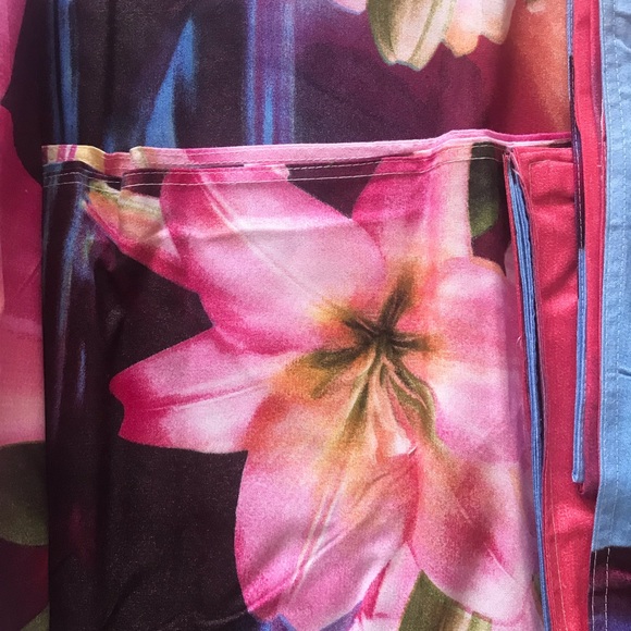 🌺4 Piece Duvet Cover Set🌺 - Picture 5 of 6